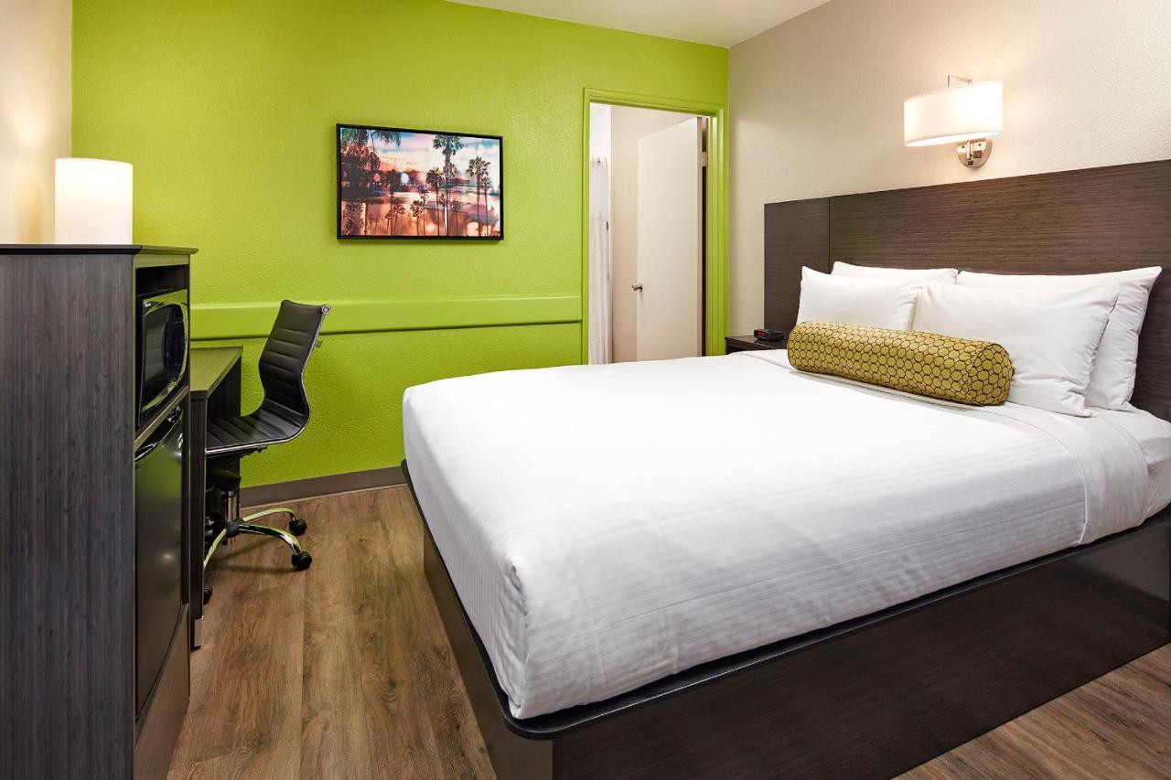Surestay By Western Pacific Hotel 2*